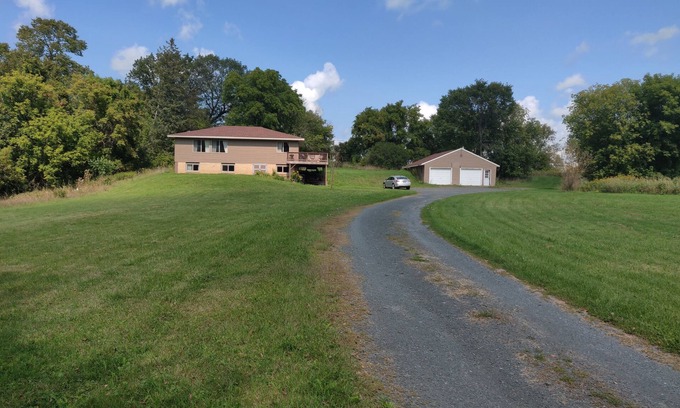 Amery House | 10 minutes to Casino! Cozy house in beautiful Wisconsin