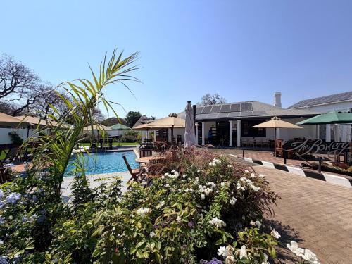 Bulawayo Hotel | 10 on Pauling Hotel Bulawayo