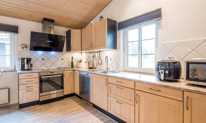 Jegum House | 10 person holiday home in Oksbøl