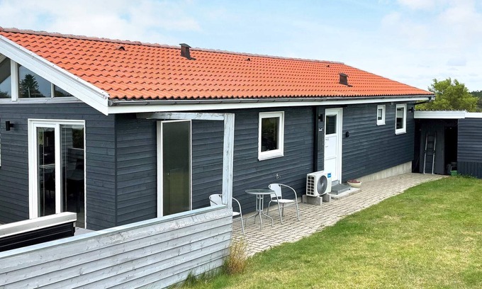 Floutrup House | 10 person holiday home in Roslev