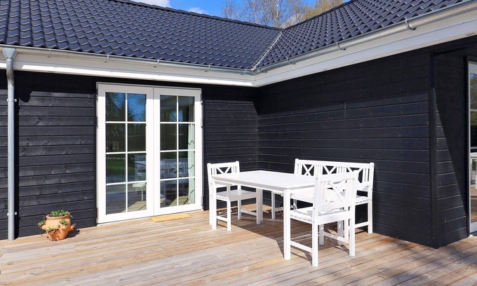 Hals House | 10 person holiday home in Hals