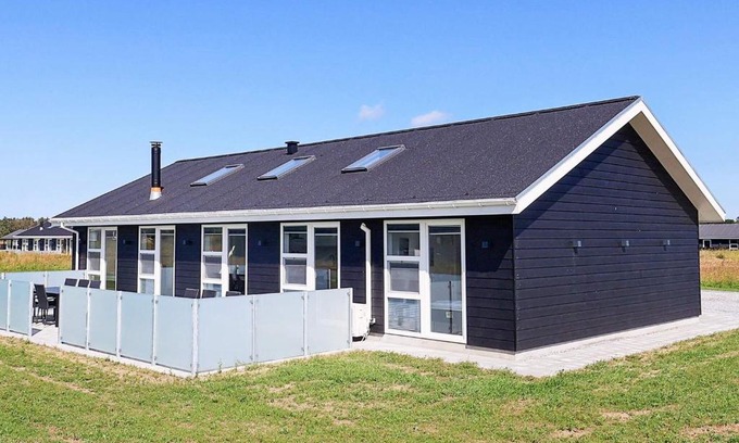 Grønhøj House | 10 person holiday home in Løkken-By Traum