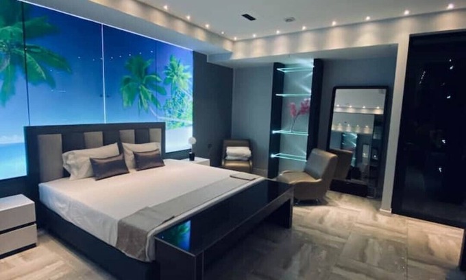 Alejandria Apartment | 10 rooms 1Million suites in Parque Lleras