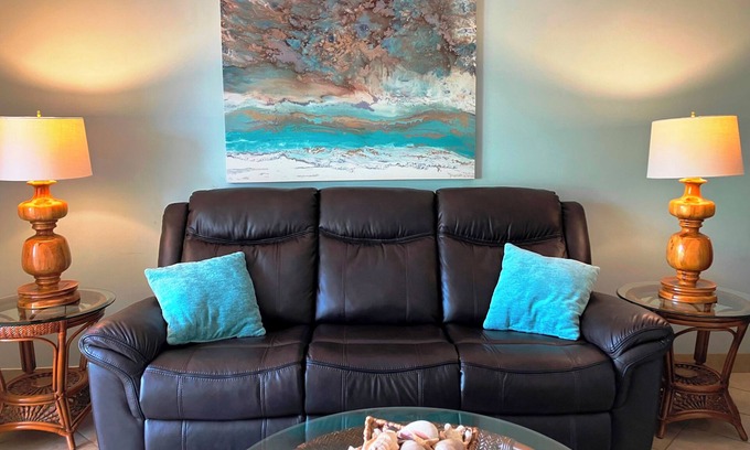 Demere Park Condo | 10% SEPTEMBER DISCOUNT! GROUND FLOOR, WALK TO VILLAGE, PET FRIENDLY