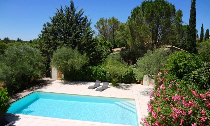 Uzes Apartment | 100% quiet in Uzès! pool 10X5m, 70m² with AC + private terrace, WIFI, big garden