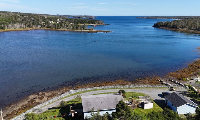 Tangier House | 100 Wild Islands Oceanfront Home with hot tub and Kayaks