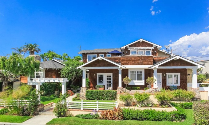Del Mar House | 100 Yards To The Sand And Village Of Del Mar Close From This Craftsman Beauty