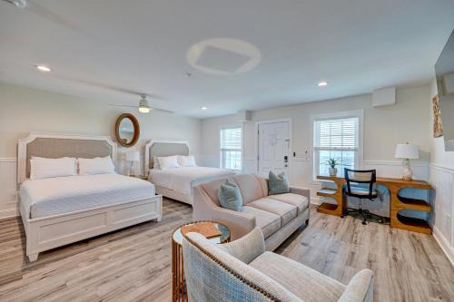 River District Apartment | 1005 Queen Pet Friendly Suite, 1st Floor Surfside