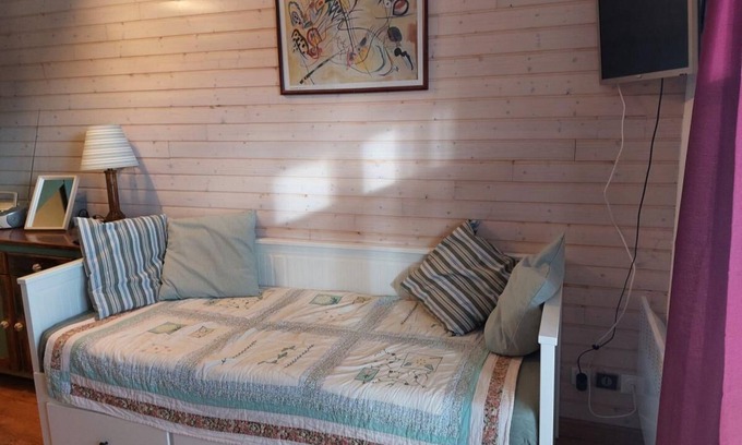Mont-de-Lans Apartment | 100m from shops, 1st floor, tv, ski locker, 24m², Les 2 Alpes