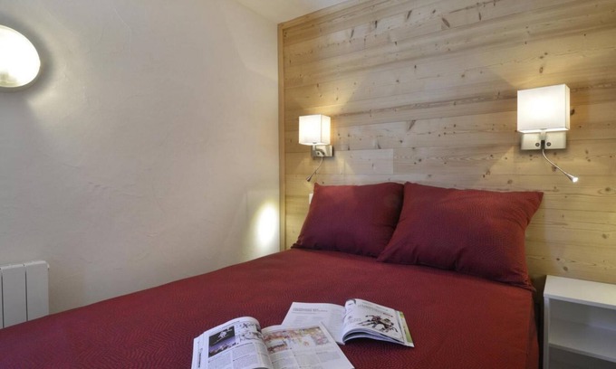 Macot-la-Plagne Apartment | 100m from ski lifts, 5th floor, view ski slopes, balcony, tv, ski locker, 35m², La Plagne