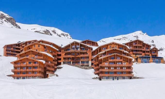 Val-Thorens Apartment | 100m from ski slopes, fitness, swimming pool, sauna, jacuzzi, hammam, balcony, fireplace or stove