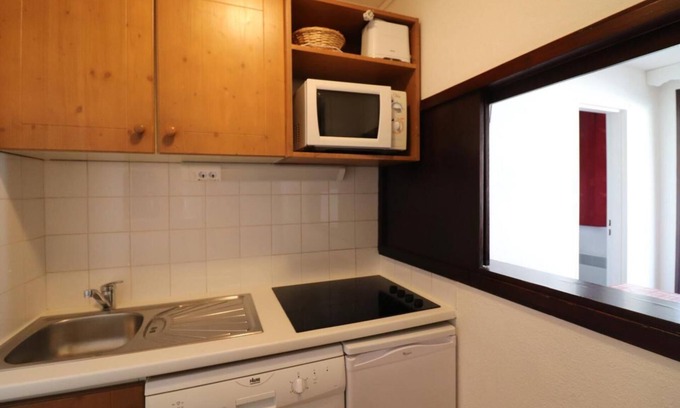 Tignes Apartment | 100m from ski slopes, 1st floor, balcony, tv, ski locker, 28m², Tignes