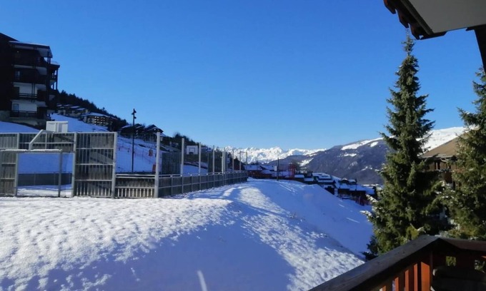 Montalbert Apartment | 100m from ski slopes, 4th floor, balcony, tv, ski locker, 55m², Montalbert