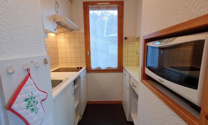 Bellentre Apartment | 100m from ski slopes, floor -1, view mountain, balcony, tv, 36m², Montchavin La Plagne