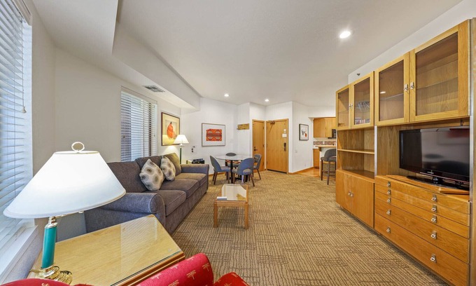 Olympic Valley Condo | 101 | Relaxing 1BD Stay - A/C, Pool, Sauna, Tennis