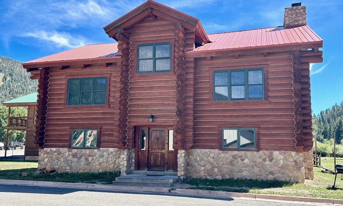 Red River Cabin | 101 River - Full Property