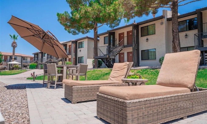 South Scottsdale Apartment | 103 1-Bedroom Luxury Suite | Pool, Fire Pit & Outdoor Lounge