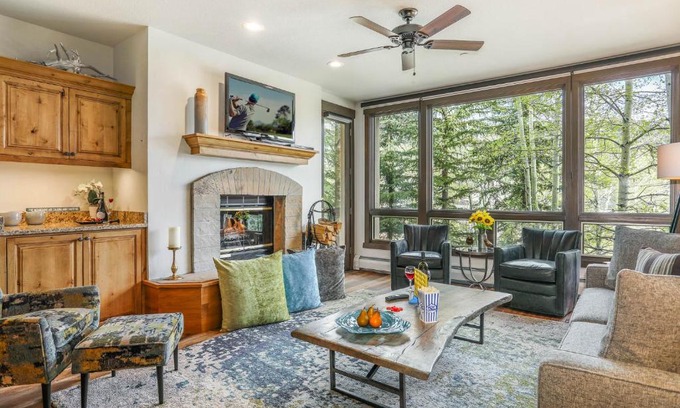 Highlands Townhomes Apartment | 104 Highlands Westview