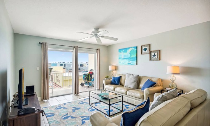 Madeira Beach Condo | 106 m² Condo ∙ 2 bedrooms ∙ 6 guests
