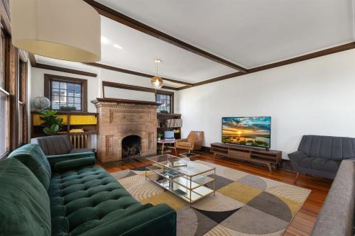 Cape May - Wildwood House | 109 W Magnolia Ave