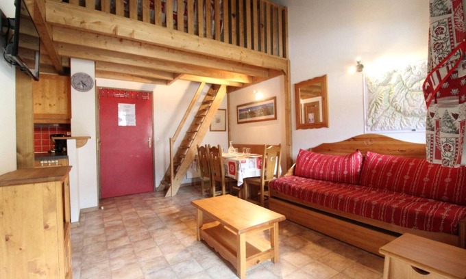 Val Cenis Apartment | 10m from ski slopes, 3rd floor, balcony, parking, tv, ski locker, 40m², Val Cenis