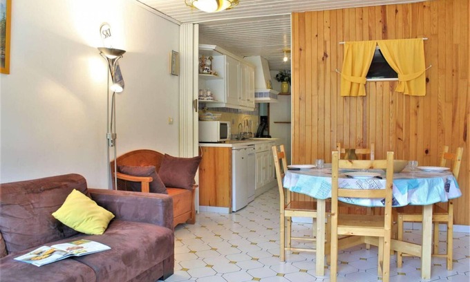 Risoul Apartment | 10m from ski slopes, 1st floor, balcony, tv, ski locker, 40m², Risoul