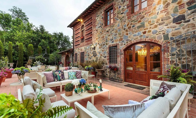 Orentano Villa | 11 bedrooms Luxury Farmhouse, Private Pool, Jacuzzi, Private Tennis
