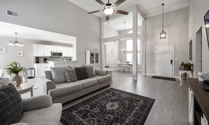 Cartersville House | 11 Cobblestone, Cartersville