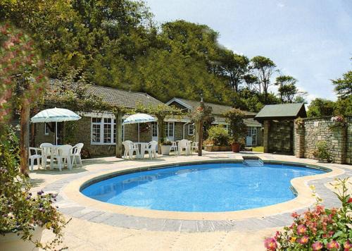 Looe House | 11 Granite Henge
