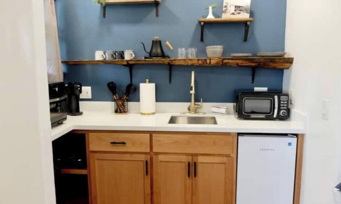 Mariposa Apartment | #11 Vintage Downtown Apt - Historic Mainstreetnn