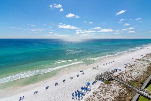 Holiday Isle House | 1111 Shoreline Towers Beach Front Condo 3Bdrm Free Beach Setup