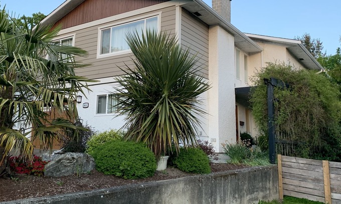 Saanich East Apartment | #119 Dartmouth Pl - Cozy 1 Bedroom Suite