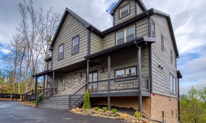 Sevierville Cabin | 12 BEDROOM LUXURY! AWESOME AMENITIES!
