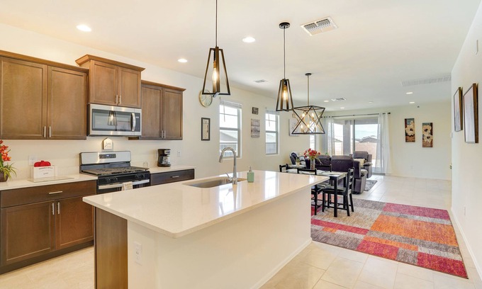 Tucson House | 12 Mi to Downtown: Tucson Home w/Community Pool