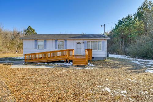 Petersburg House | 12 Mi to Lake Chesdin BBQ-Ready Anglers Getaway!