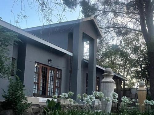 Waverley House | 12 On York Guesthouse