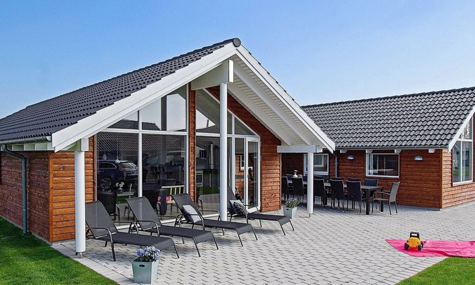 Olpenitz House | 12 person holiday home in Hasselberg