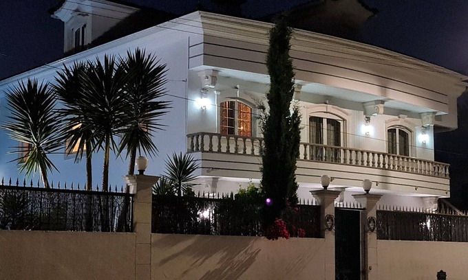 Arnal House | 13 Bedrooms Villa☆☆☆☆☆(25-50 Guests)