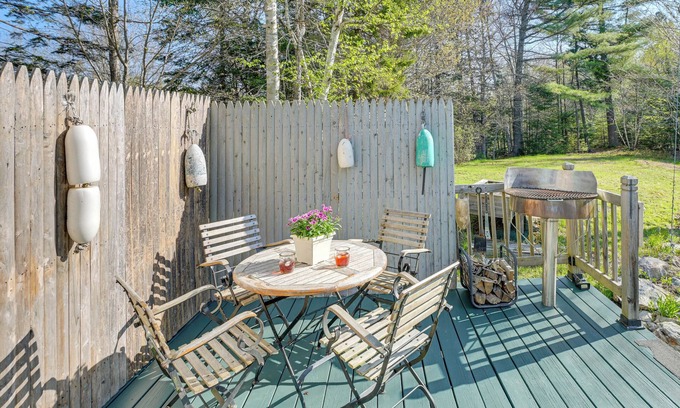 Trenton Cottage | 13 Mi to Acadia: Artistic Retreat in Nature