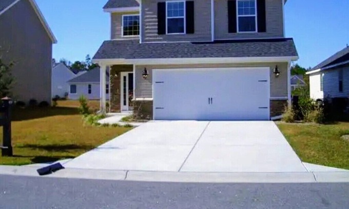 Myrtle Beach House | 13 mins away from Beach