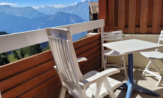 Bergers Apartment | 130m from ski slopes, 7th floor, swimming pool, sauna, balcony, tv, ski locker, 59m², Alpe d'Huez
