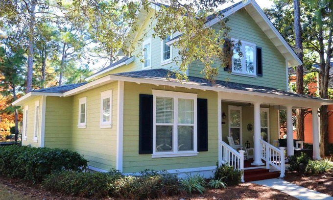 Laurel Grove House | 1380 Laurel Grove Home