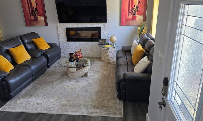 Northeast Edmonton House | 15 minutes of Downtown, proximity to popular attractions or events,