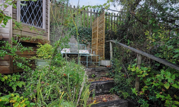 Lostwithiel Cottage | 15 THE MOORS, pet friendly, character holiday cottage in Lostwithiel