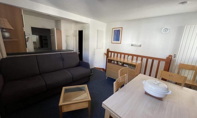 Eaux-Bonnes Apartment | 150m from ski slopes, 3rd floor, view resort, fitness, swimming pool, sauna, tv, ski locker, 35m²