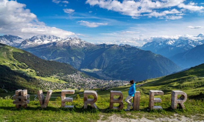 Verbier Apartment | 150SQM Traditional apartment for the best Alpine experience