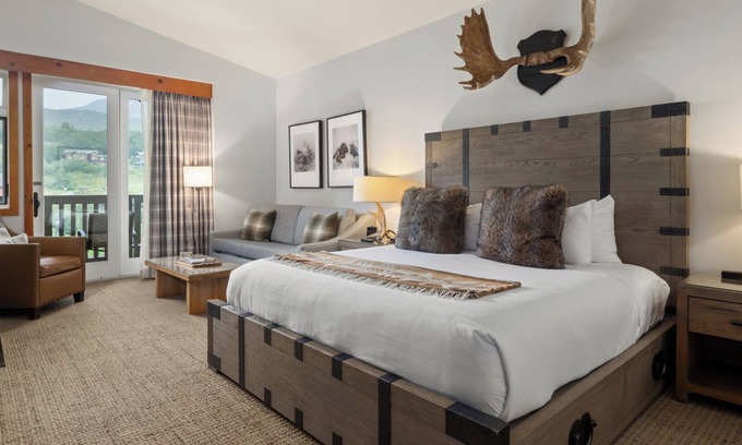 Stowe Area Cabin | #1534 | Studio | Gondolier | 5Th floor | Mountain & Village Views