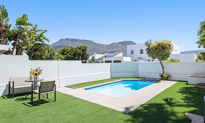 Marina da Gama House | 17 Mullet Close - Three Bedroom House, Sleeps 6