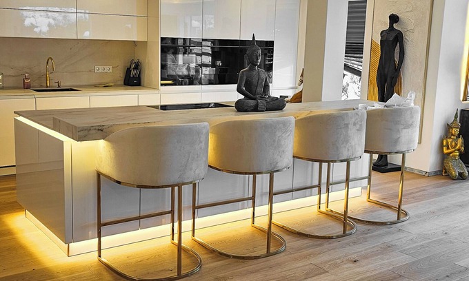 Obersendling Villa | 170m² Luxurious City Home + Pool + Garden + Koi Pond + Kids Playground + Kitchen