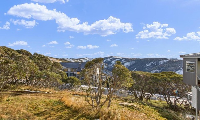 Hotham Heights Apartment | 1750 Hotham 4